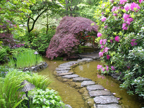 water and stone paths - Butchart Gardens image via www.pithandvigor.com