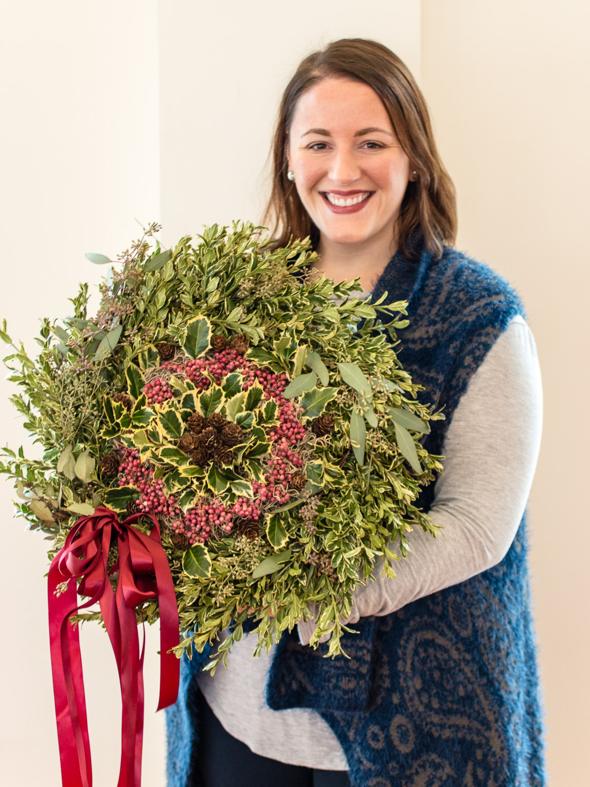 the winner of the DIY holiday garden wreath giveaway