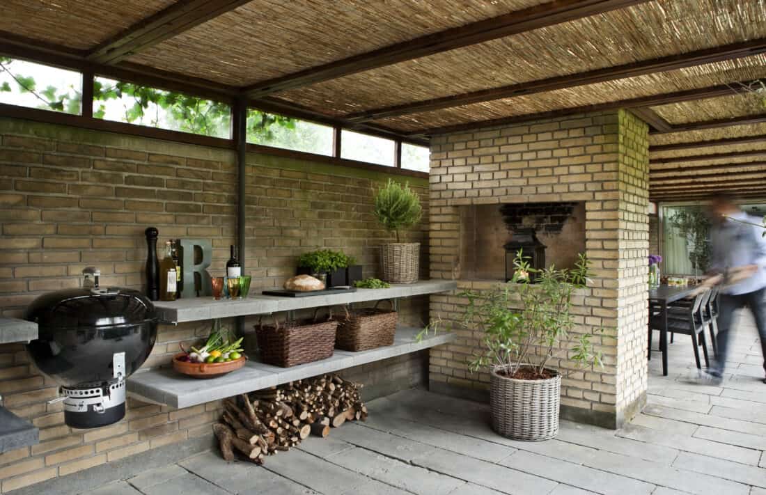 summer kitchen in a dutch garden design